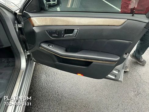 Used 2010 Mercedes-Benz E 350 4MATIC Sedan image 18