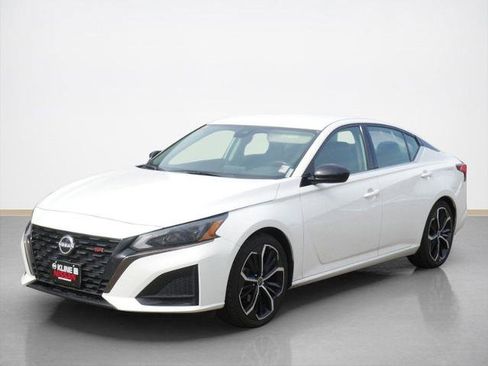 Certified 2023 Nissan Altima 2.5 SR FWD image 7