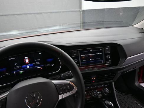Used 2023 Volkswagen Jetta SE w/ Panoramic Sunroof Package FWD image 39