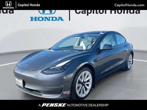 Used 2022 Tesla Model 3 Long Range image 1