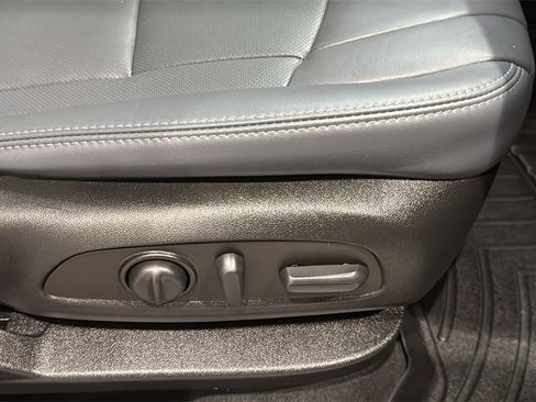 Used 2023 Buick Enclave Essence w/ Sound and Sites Package image 13