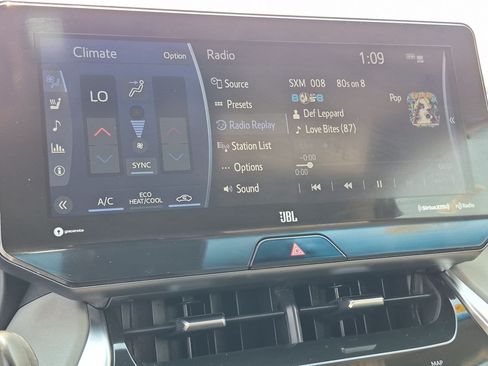Used 2021 Toyota Venza XLE w/ Softex Package AWD/4WD image 19