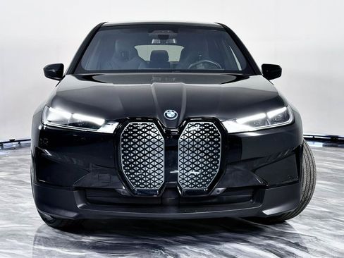 Used 2023 BMW iX xDrive50 w/ Premium Package AWD/4WD image 7