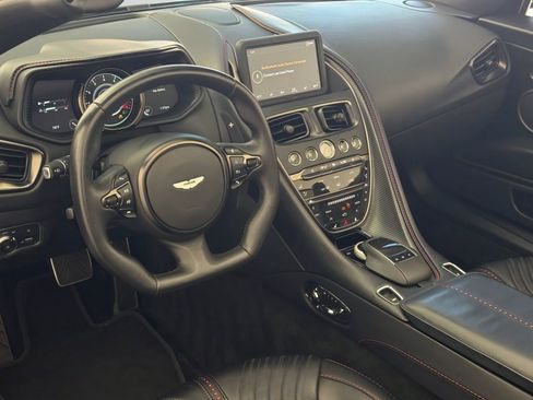 Used 2023 Aston Martin DB11 Volante RWD image 10