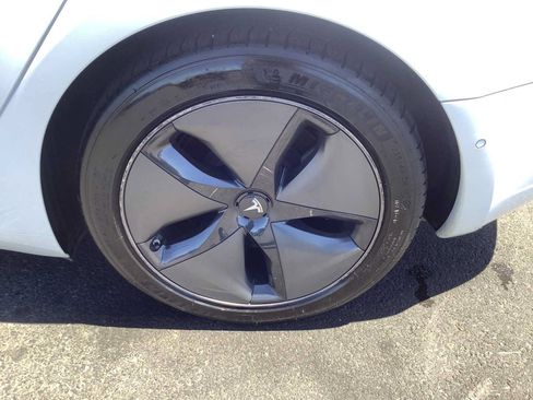Used 2020 Tesla Model 3 Standard Range Plus RWD image 7