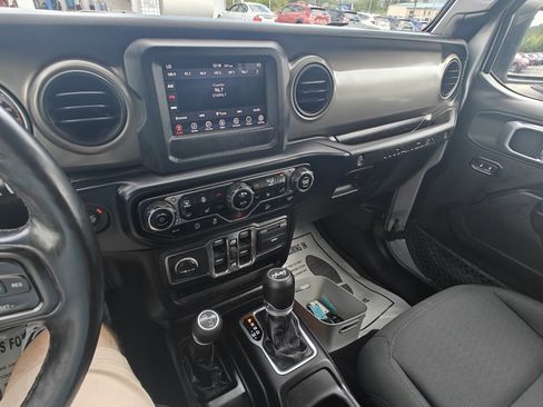 Used 2019 Jeep Wrangler Unlimited Sport S image 26