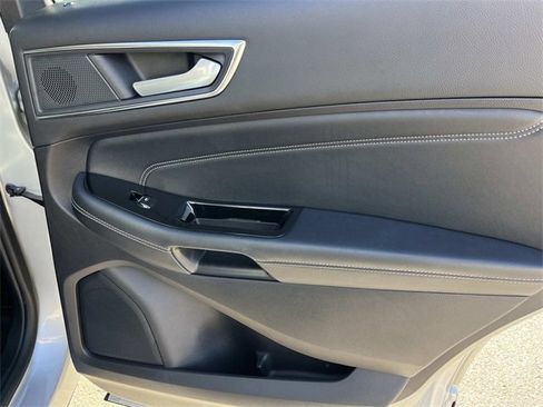 Used 2019 Ford Edge Titanium w/ Equipment Group 301A image 23