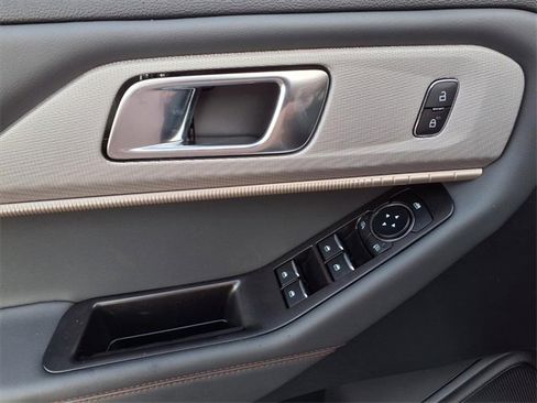 New 2026 Ford Explorer Active image 8