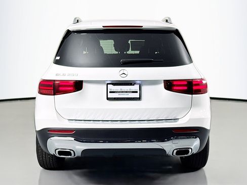 New 2026 Mercedes-Benz GLB 250 image 3
