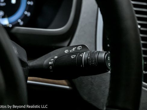 Used 2024 Volvo XC90 B6 Plus image 34