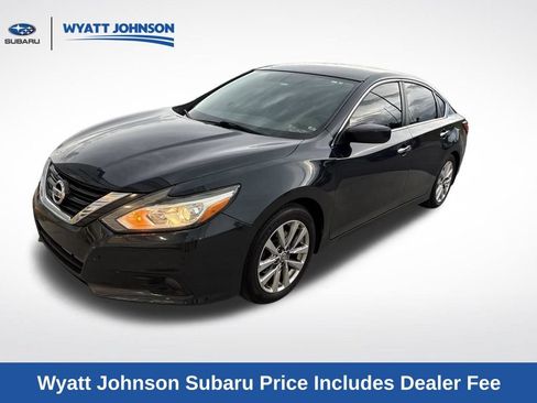 Used 2017 Nissan Altima 2.5 SV FWD image 1
