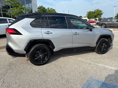 Used 2020 Toyota RAV4 XSE w/ XSE Grade Weather Package AWD/4WD image 32