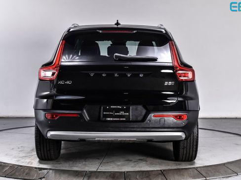 Used 2025 Volvo XC40 B5 Core w/ Protection Package Premier AWD/4WD image 5