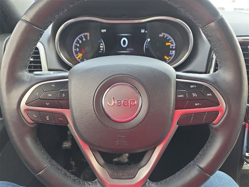 Used 2022 Jeep Grand Cherokee Limited image 15
