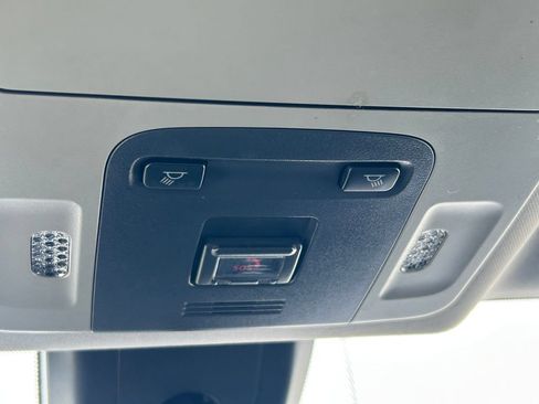 Used 2021 Toyota Camry SE FWD image 17