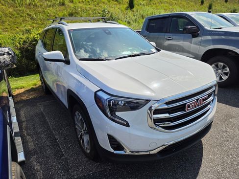 Used 2020 GMC Terrain SLT w/ Preferred Package AWD/4WD image 3