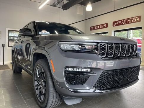 Used 2025 Jeep Grand Cherokee Summit w/ Obsidian Package AWD/4WD image 35