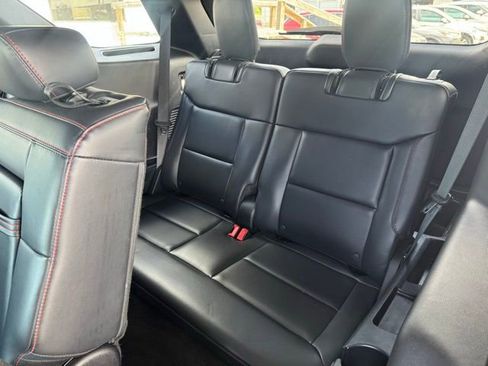 Used 2025 Ford Explorer ST-Line w/ ST-Line Street Pack AWD/4WD image 23