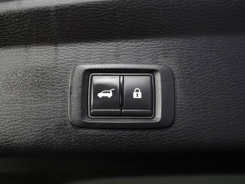 Used 2023 Mitsubishi Outlander SE image 13