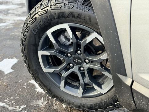 Used 2025 Chevrolet Equinox ACTIV w/ Safety and Technology Package image 29