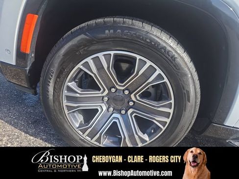 Used 2024 Jeep Wagoneer L Series II w/ Flexible Seating Group AWD/4WD image 17