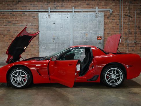 Used 2002 Chevrolet Corvette Z06 w/ Memory Pkg RWD image 27