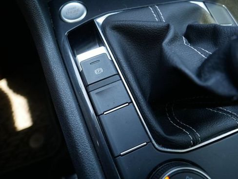 Certified 2022 Volkswagen Tiguan SE AWD/4WD image 30