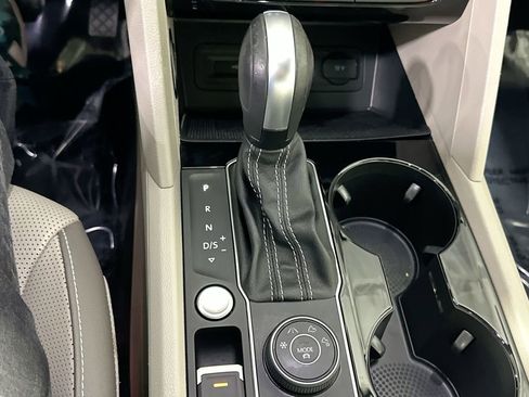 Used 2021 Volkswagen Atlas SEL Premium image 31