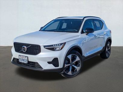 Used 2024 Volvo XC40 B5 Core w/ Climate Package