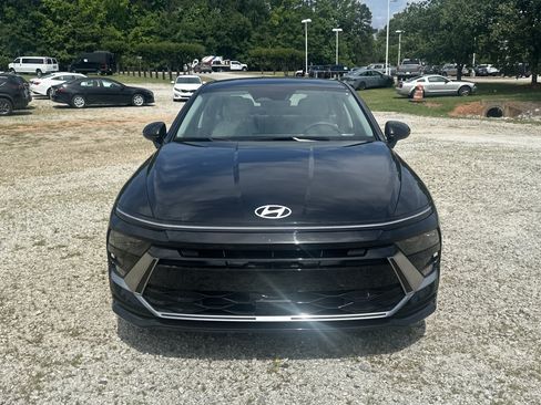 Used 2025 Hyundai Sonata SEL FWD image 2