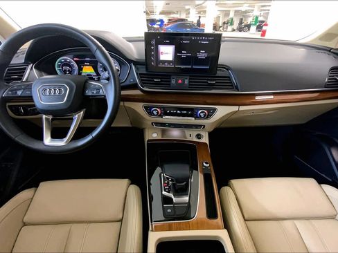 Used 2022 Audi Q5 e Premium Plus image 15
