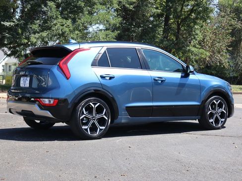 Used 2023 Kia Niro EX Touring FWD image 5