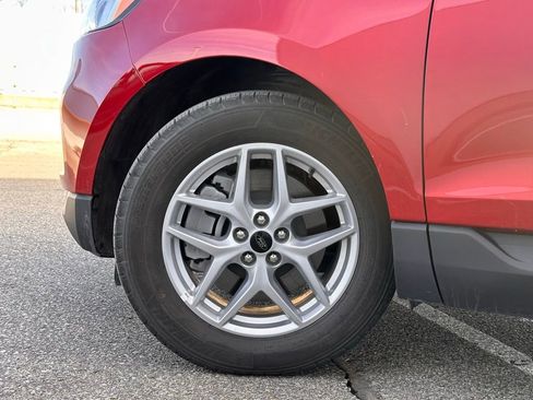 Certified 2024 Ford Edge SEL w/ Convenience Package AWD/4WD image 8