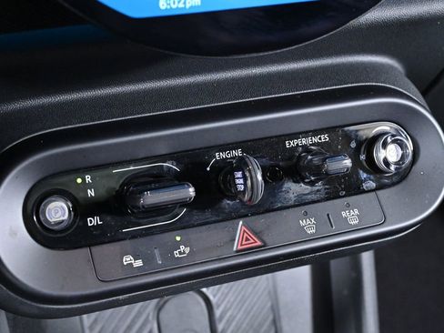 Used 2025 MINI Cooper 2-Door Hardtop image 15