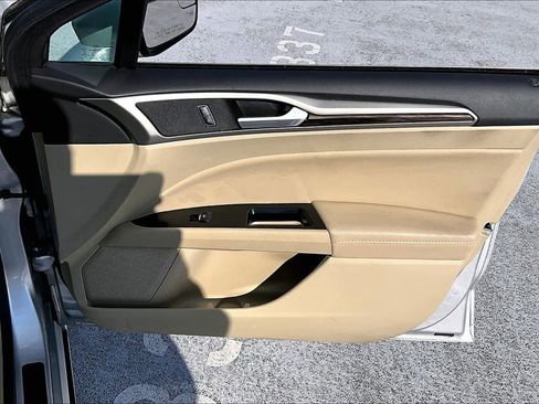 Used 2016 Ford Fusion SE w/ Equipment Group 202A image 22