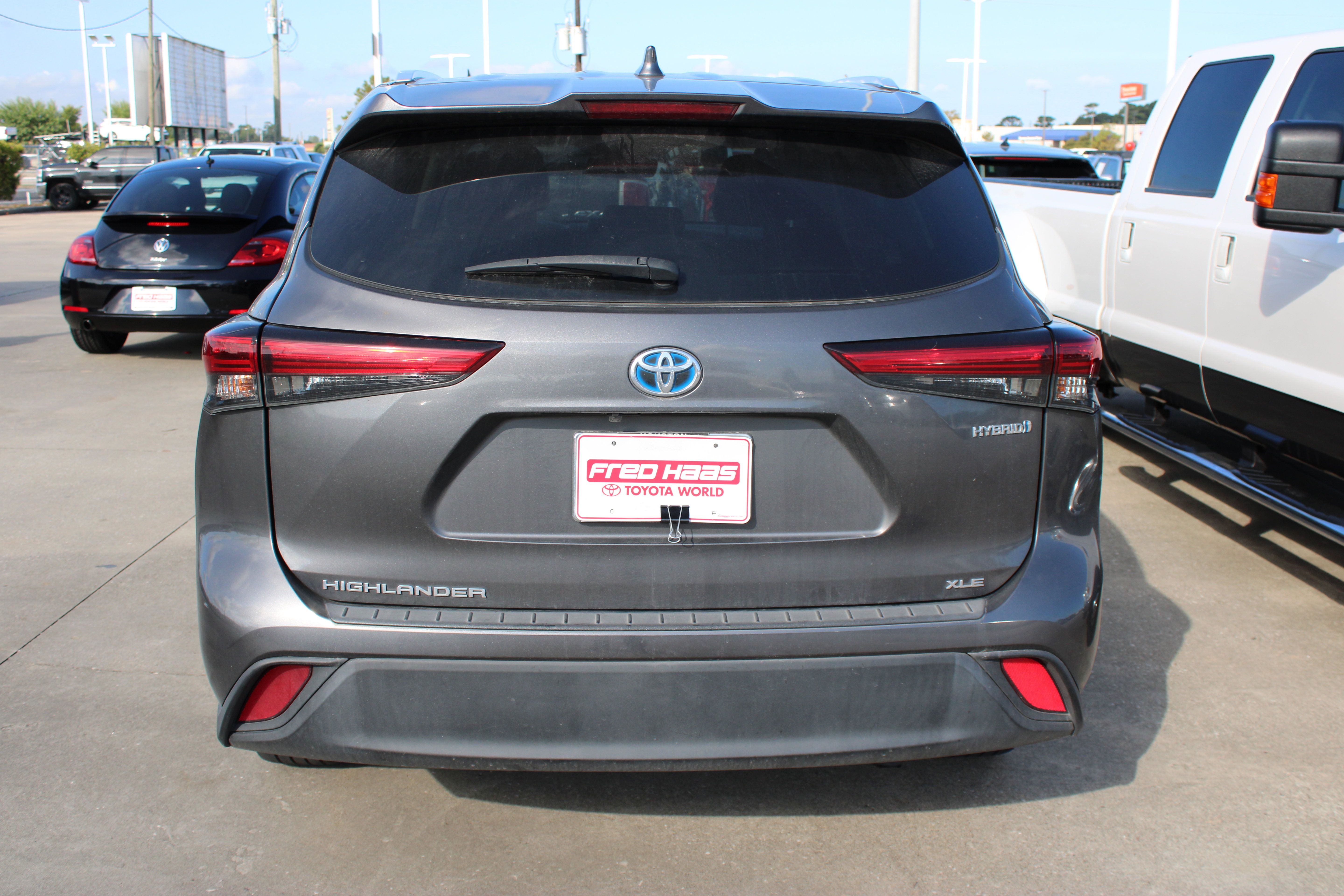 Used 2023 Toyota Highlander XLE AWD/4WD image 7