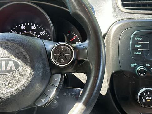 Used 2016 Kia Soul + FWD image 9