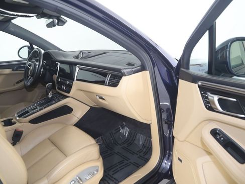 Used 2020 Porsche Macan AWD/4WD image 44