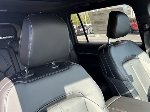 New 2025 Jeep Grand Cherokee L Limited image 32