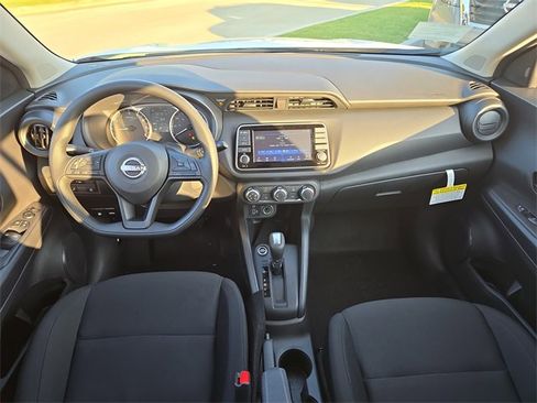 New 2025 Nissan Kicks Play S image 12