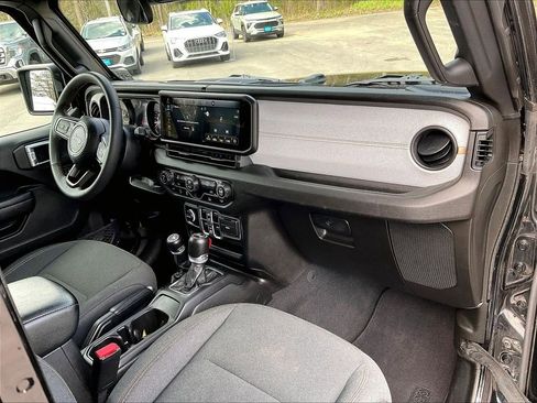 Used 2024 Jeep Wrangler Unlimited Sport AWD/4WD image 14