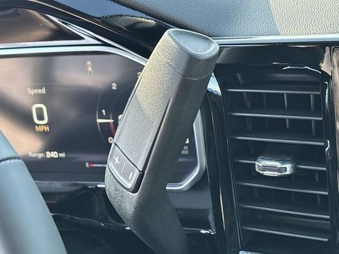 New 2026 GMC Sierra 1500 SLE w/ Preferred Package image 17