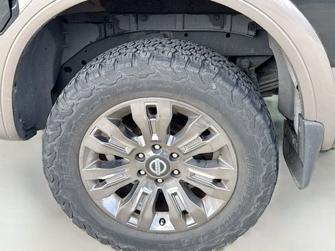 Used 2017 Nissan Titan Platinum Reserve image 11