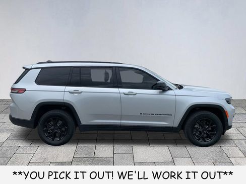 Used 2024 Jeep Grand Cherokee L Altitude RWD image 8