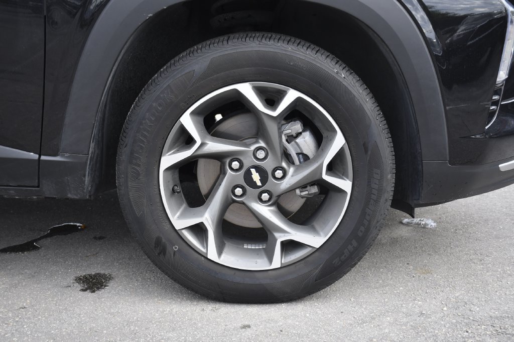 Used 2024 Chevrolet Trax LT FWD image 30
