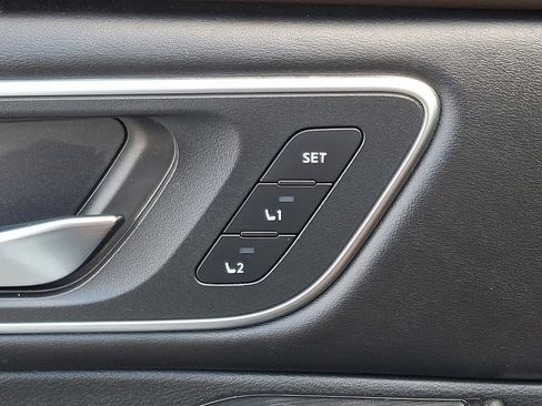 Certified 2022 Nissan Rogue Platinum w/ Head-Up Display Package image 25