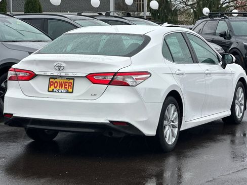 Used 2018 Toyota Camry LE FWD image 4
