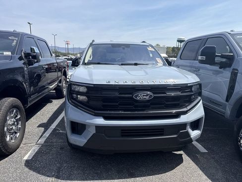 Used 2025 Ford Expedition Max Active image 4