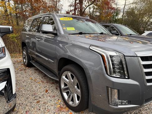Used 2018 Cadillac Escalade Luxury image 19