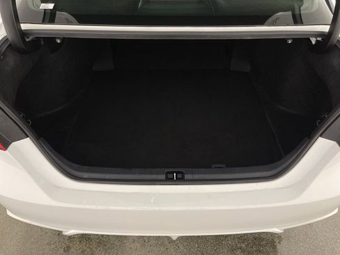 Used 2023 Toyota Camry SE image 11